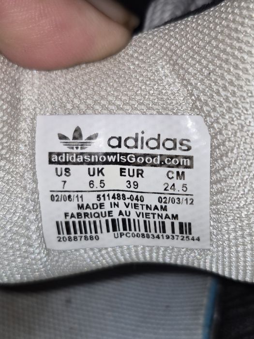 Продам кроссовки