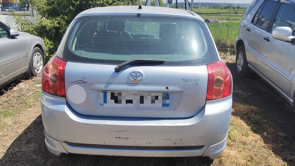 Dezmembrez Toyota Corolla 2005 modeul 2 usi hatchback 2.0 D4-D