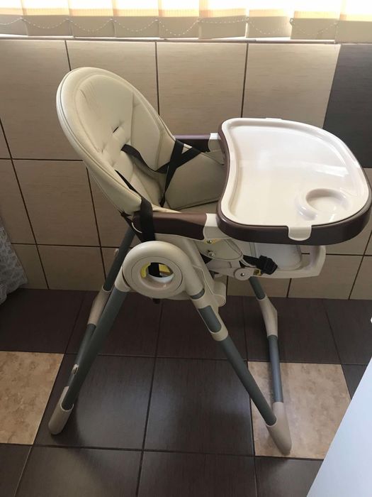 Vând scaun de masă