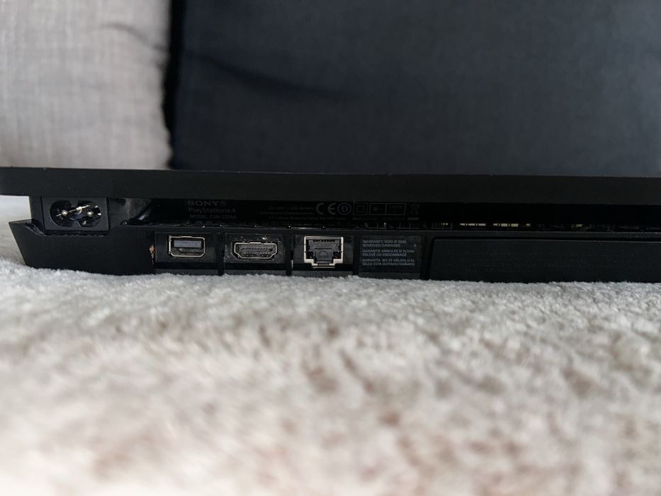 PS4 Slim 500GB + PlayStation VR