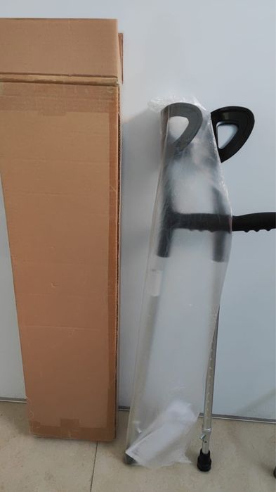 Костыли новые в упаковке