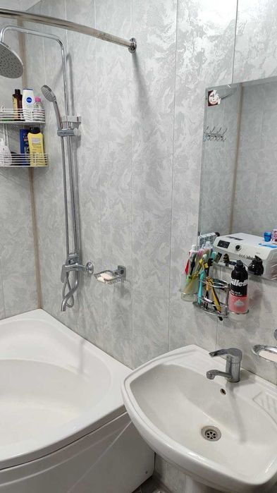 Hovli sotiladi Munis to'yxona tomonda arzon narxda