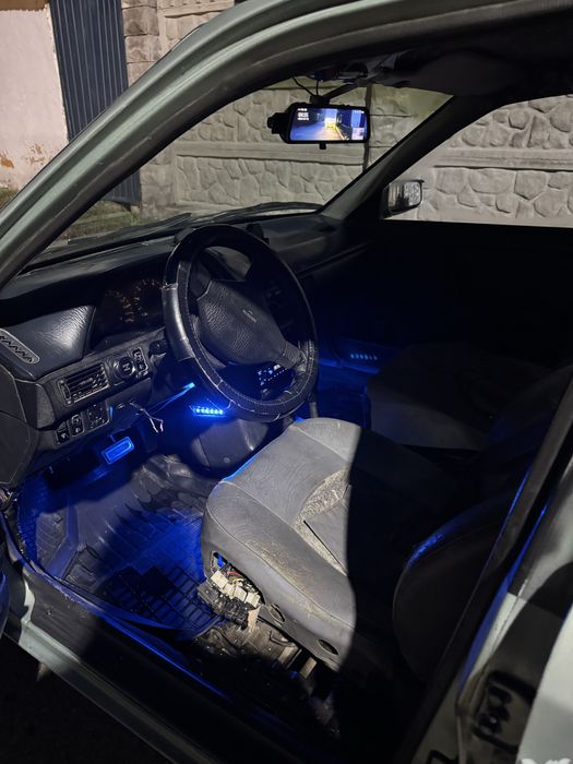 Mazda 323 седан продам