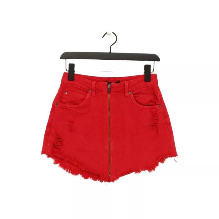 Пола от Bershka; червена S