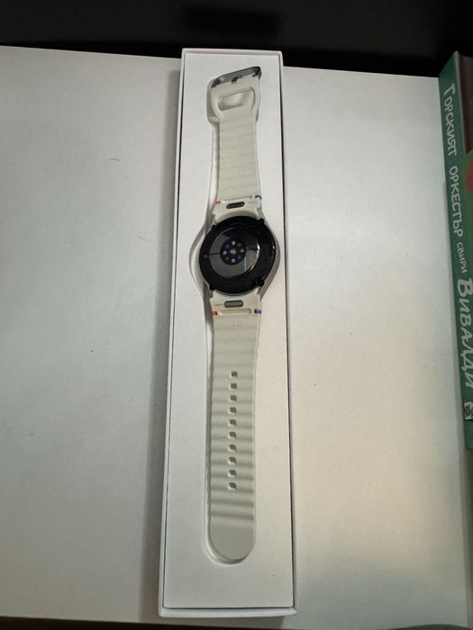 Samsung Galaxy Watch 7 40MM CREAM Чисто нов
