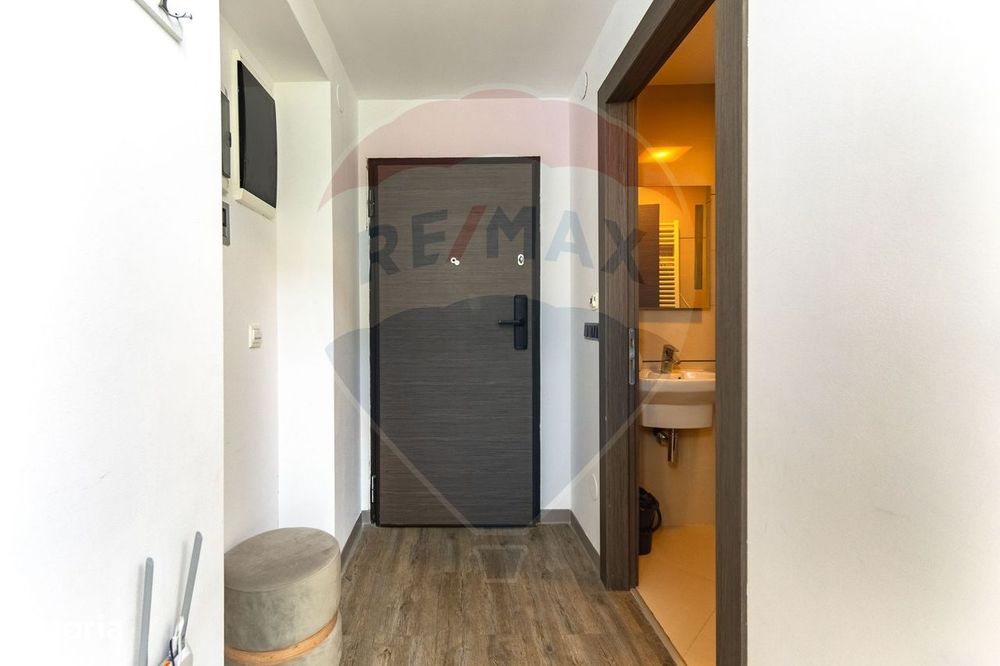 Apartament cu 4 camere de vânzare