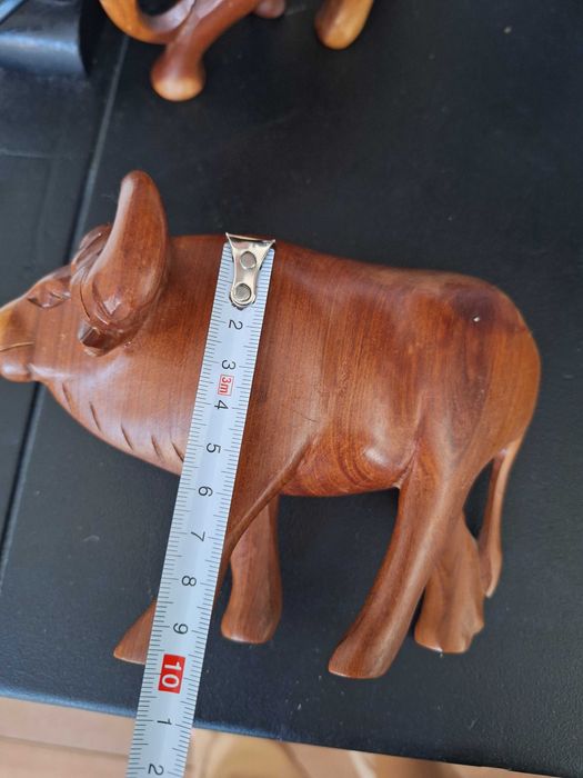 Африканска дървена статуетка Телец