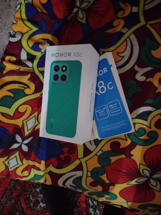 Honor 8c 256/8 sotiladi