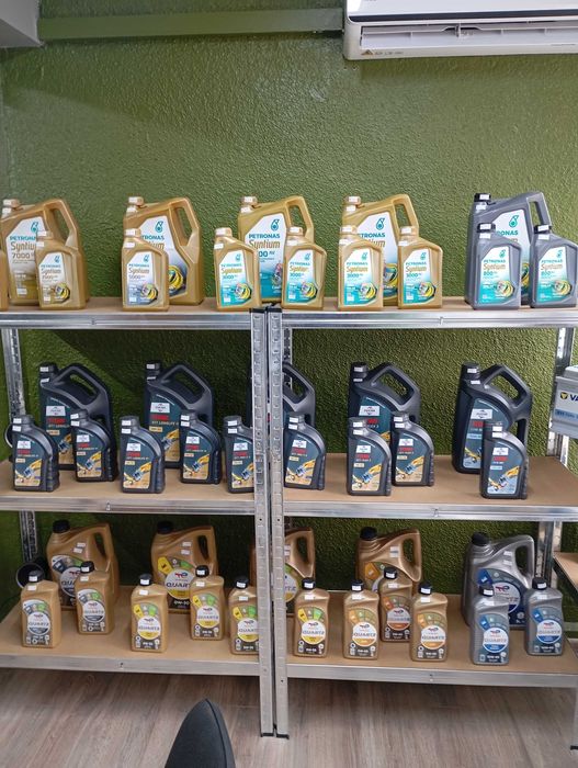 Акумулатори, всички видове авточасти и консумативи. Доставка.