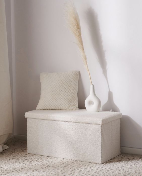 Плюшена сгъваема табуретка с място за съхранение