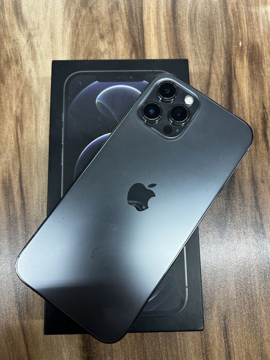 Продам айфон 12 про макс