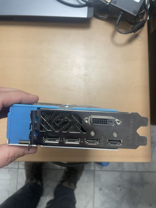 Vand placa video Amd Radeon RX580 SapphireNitro Plus de 8Gb