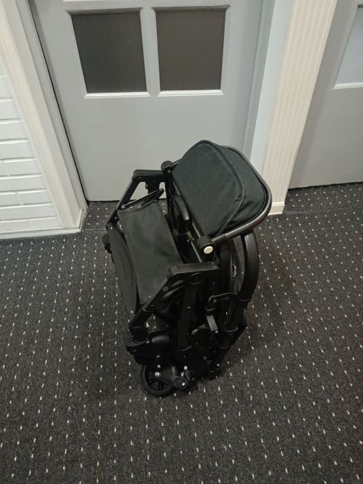 Каляска складывающаяся