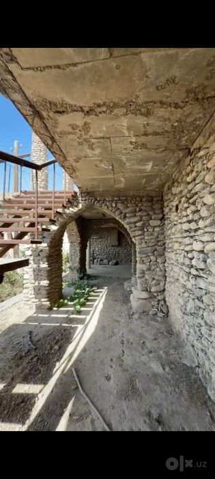 Қурилиши тугалланмаган ҳовли сотилади.