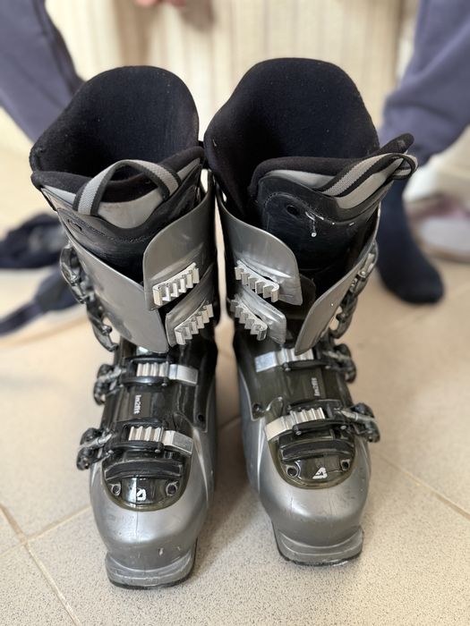 Ботинки горнолыжные