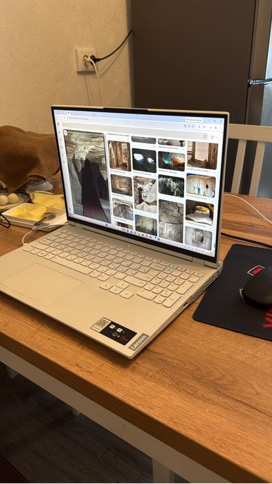 Ноутбук Lenovo белый