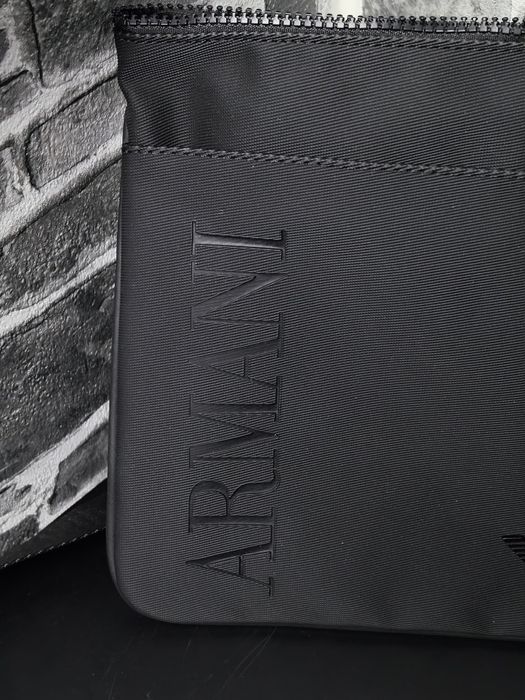 Emporio Armani чанта 2026