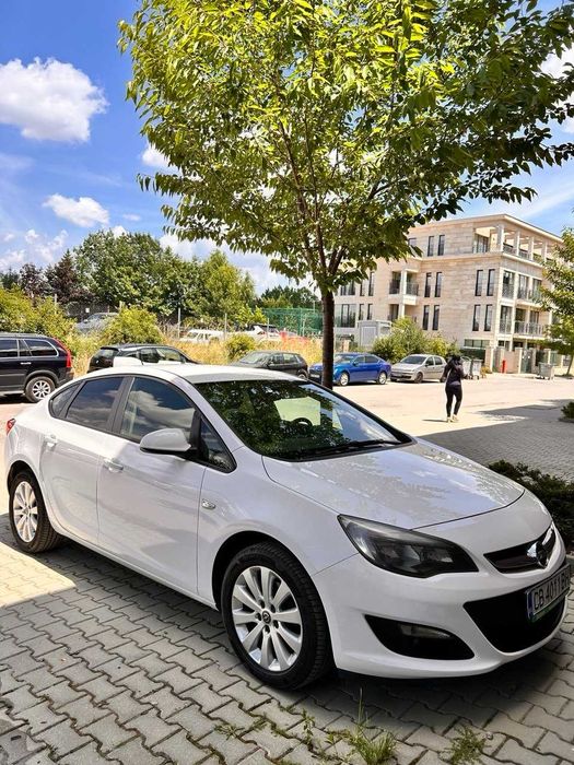 Opel Astra 1.6 CDTI Гаранция + сервизна книжка