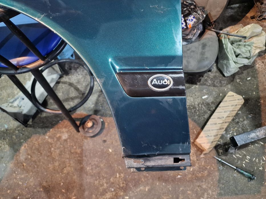 Крыло ауди 100 с4 левое