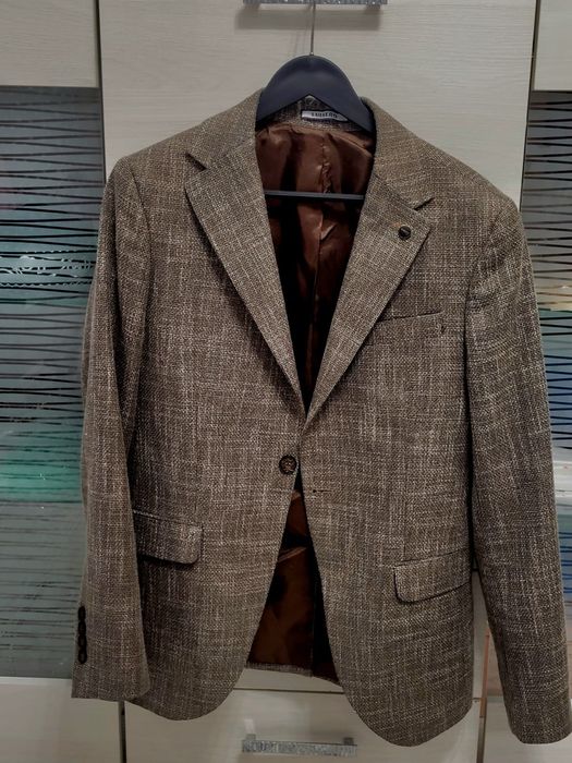 Продаёться пиджак