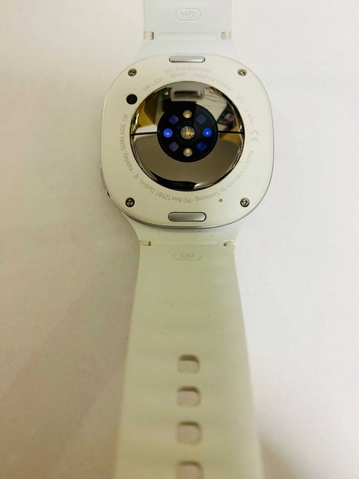 КАТО НОВ !!! Samsung Galaxy Watch8, 40mm BT, Silver, (SM-L320)