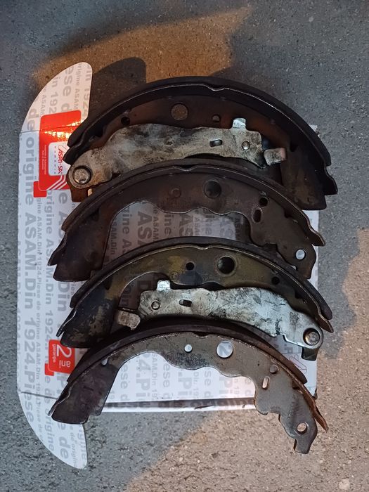 Комплект задни  барабани с лагери и накладки за Дачия и Рено