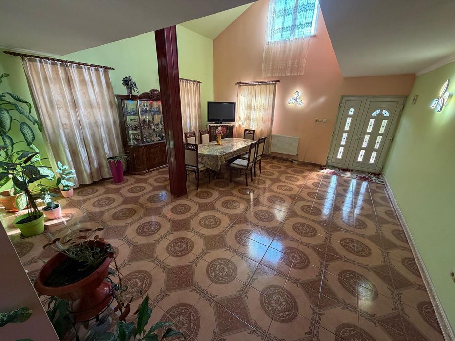 Proprietar. Vind casa in DAIA