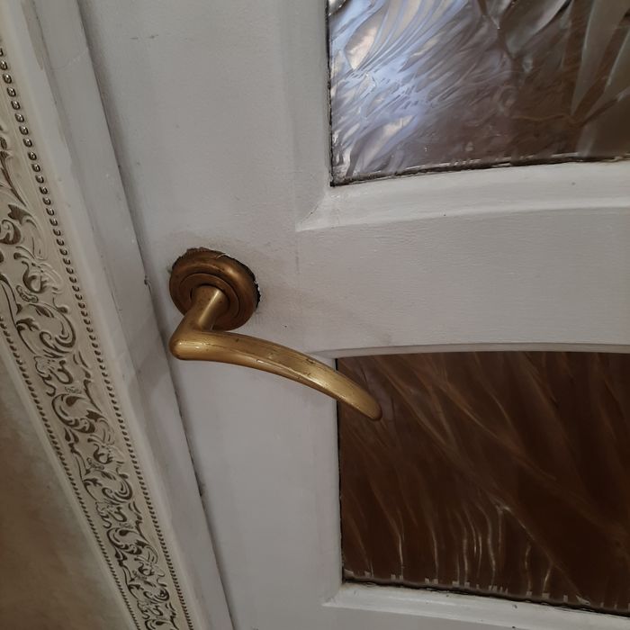 Межкомнатные двери (дерево)