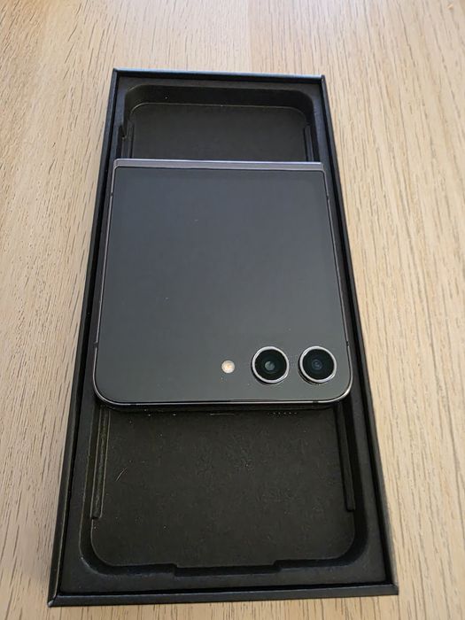 Samsung Galaxy Z Flip5 512GB Graphite