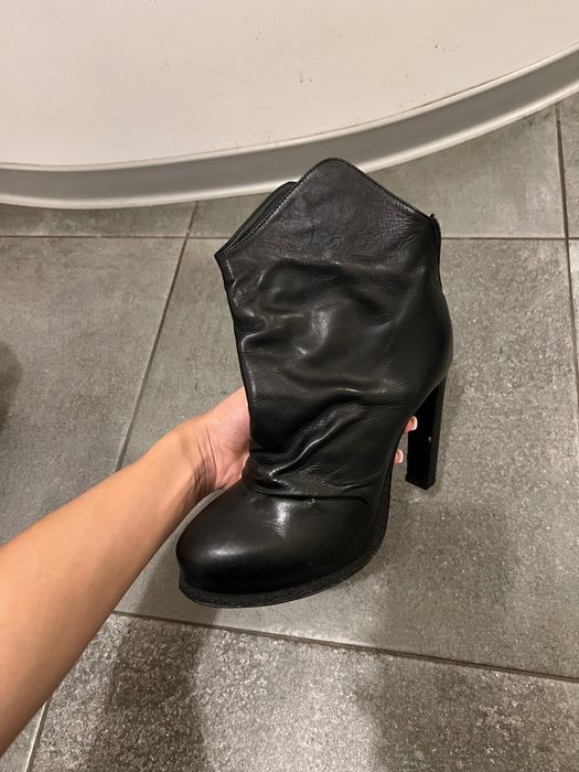 Обувки с ток - Vic Matie