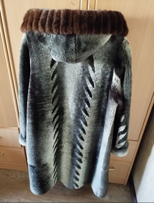 Продам мутоновую шубу
