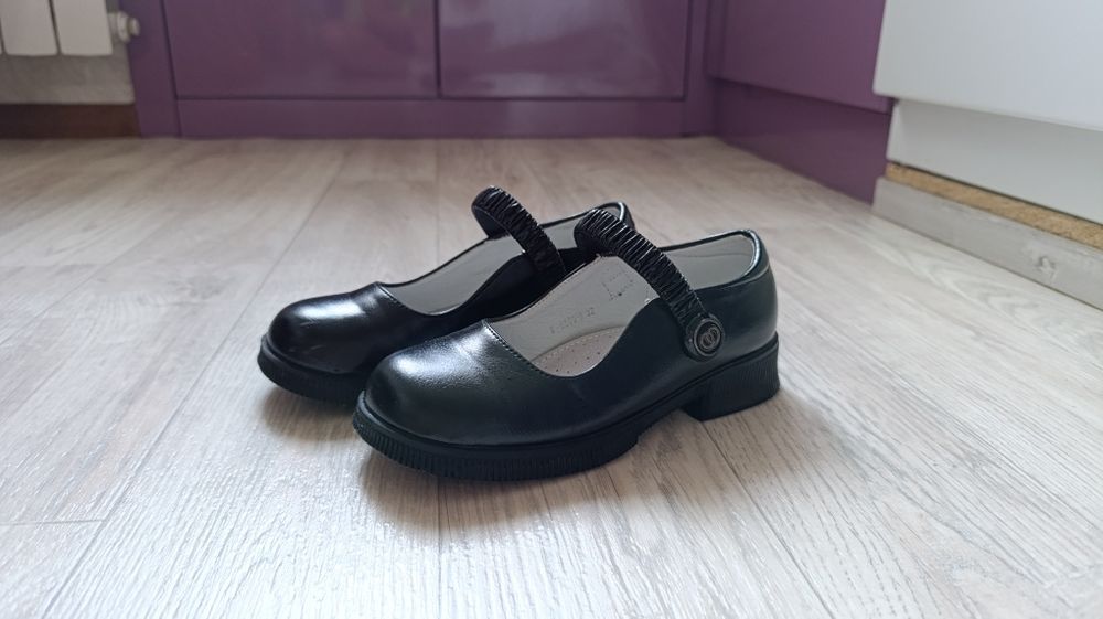 Продам туфли на девочку