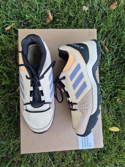 Осенние ботинки Adidas Terrex