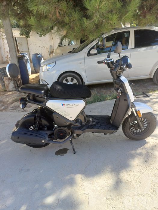 Skuter MiniClove 150cc benzinli , holati yaxshi