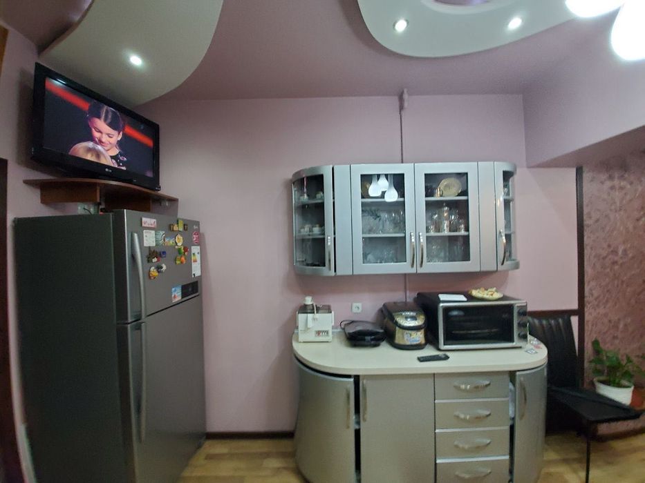 Сдам квартиру Ц1, ЦУМ, метро космонавты, 3-х комнатную, с ремонтом