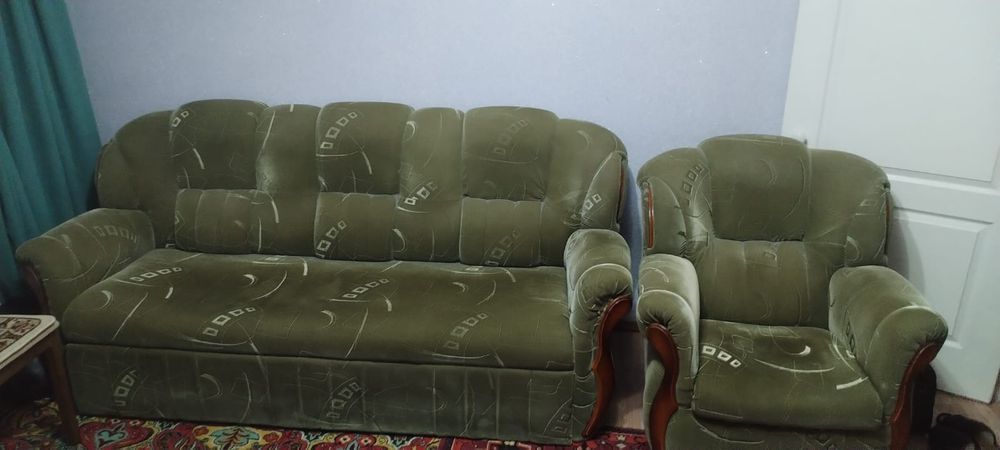 Диван хороший почти новый