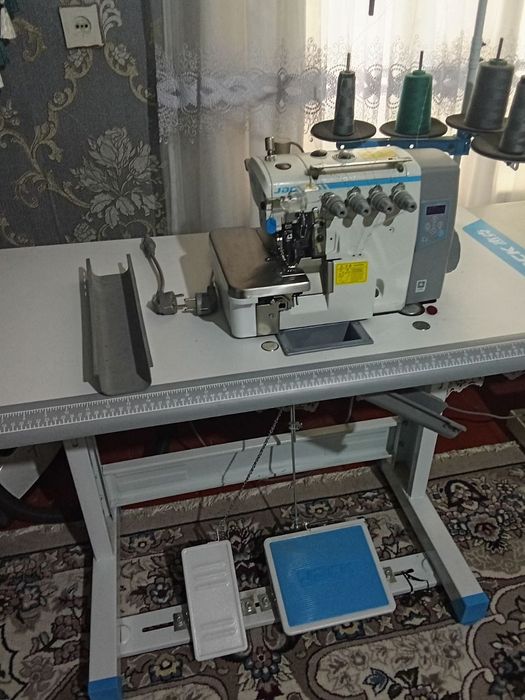 Tikuv mashinasi. Швейная машина Averlok