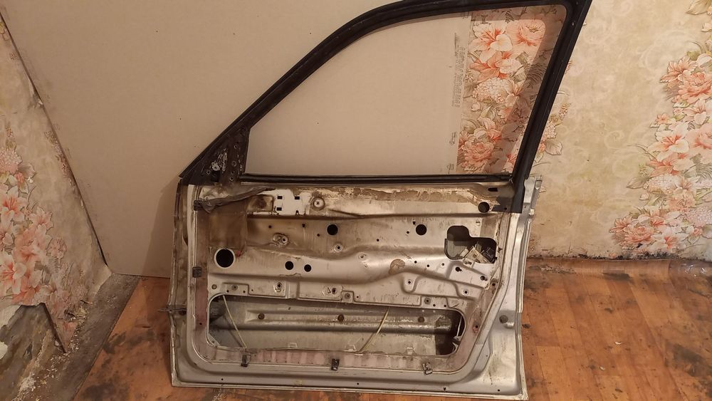 Продам дверь пассат б3