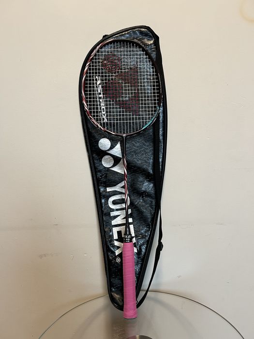 Бадминтон ракета Yonex Astrox 100