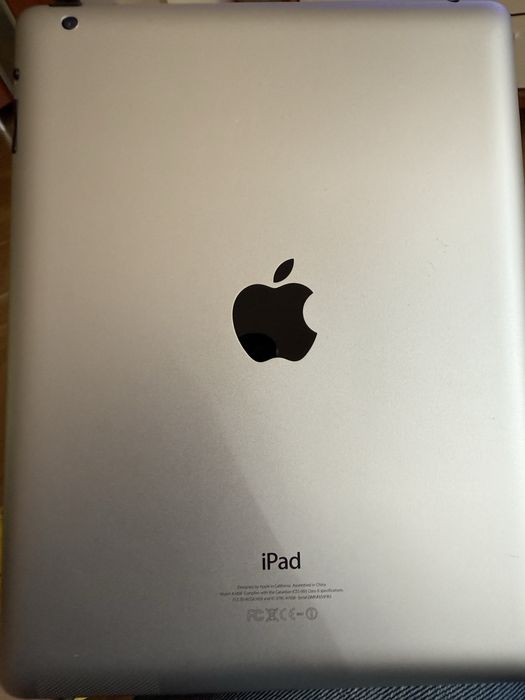 Ipad 4th generation 10" silver