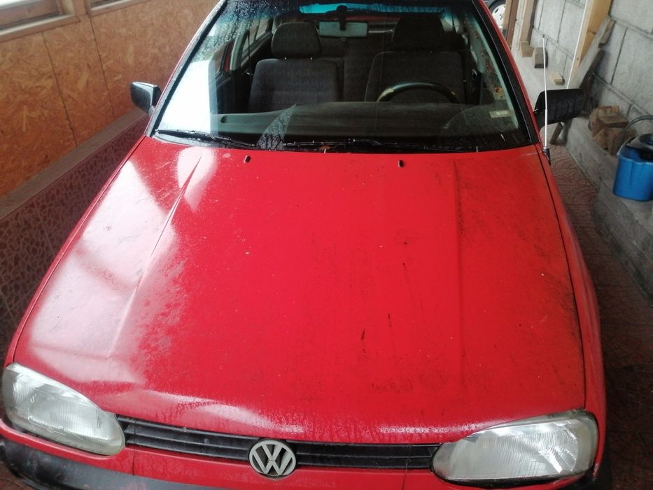 Продавам Голф3 1.6 на части.