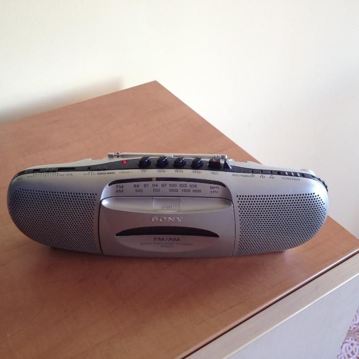 Сони радио Sony запазено