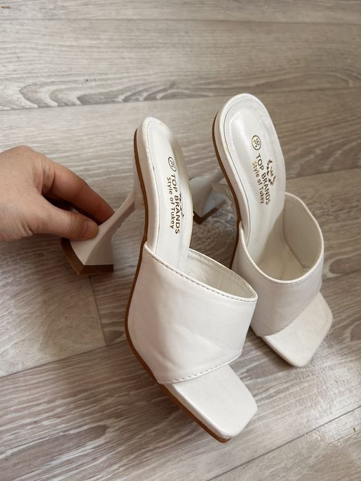 Продается туфли ботильоны новые