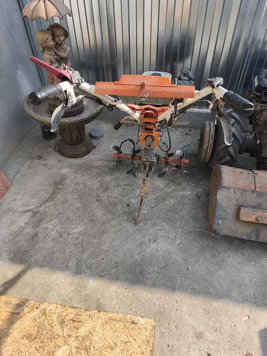 Vând motosapă Ruris