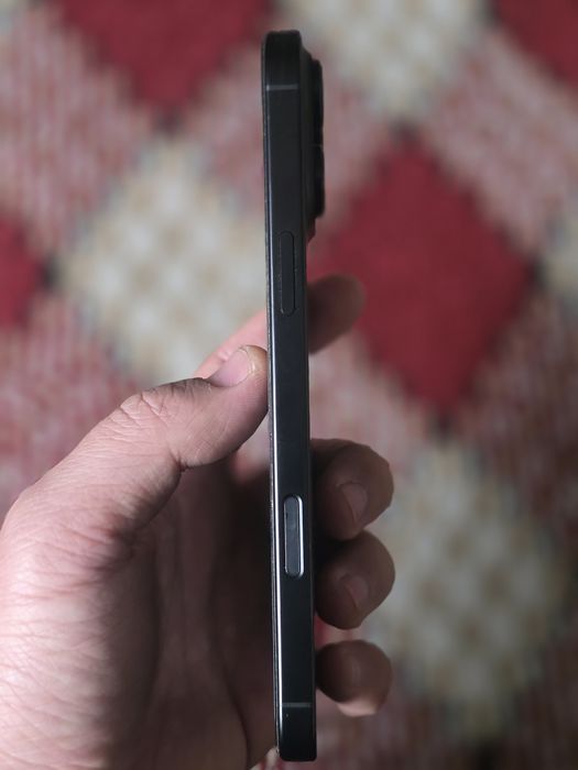 Iphone 16 pro max idealno