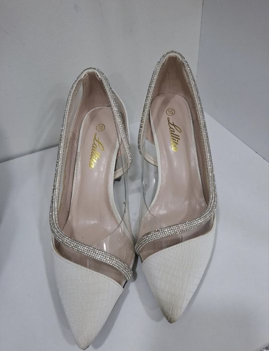 Продаются женские туфли на каблуке