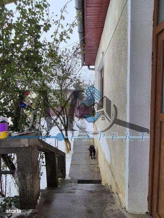 Casa ,curte și gradina.Teren cu 2700 mp.