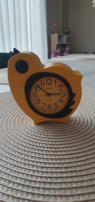 Vând ceas de masă mecanic Slava Pui fabricat URSS