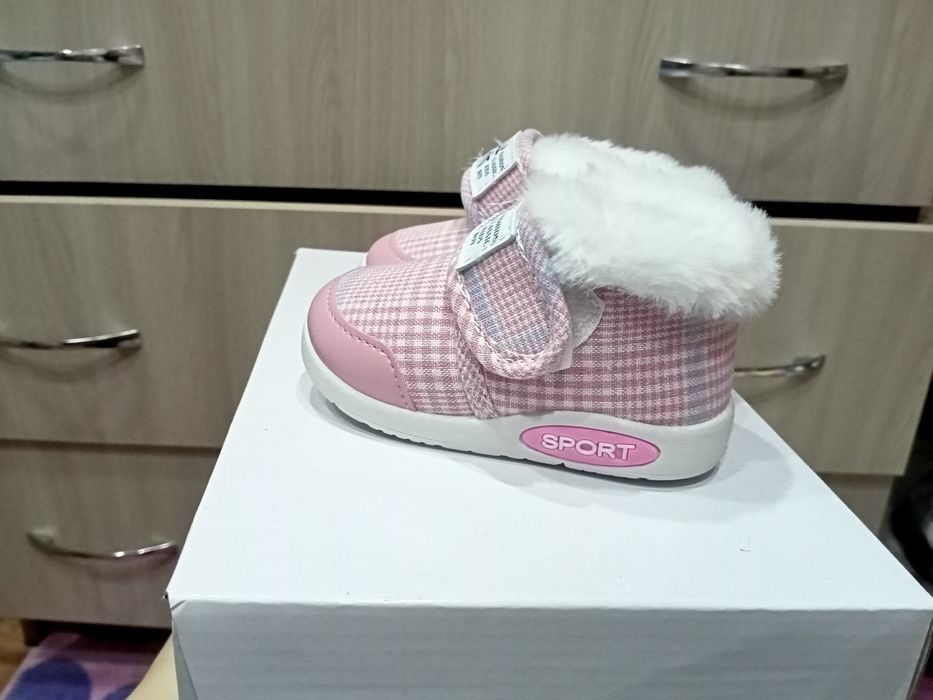 Детские демисезонные ботинки