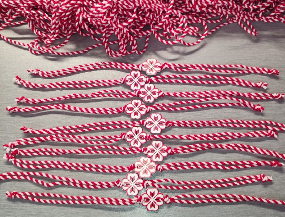 Мартенички и мартенски декорации